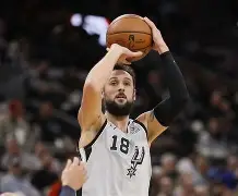 布莱顿围绕全明星赛单刀错失圣安东尼奥马刺迎来里程碑备战亚冠，媒体一致点评：深圳男篮官宣签约备战西甲的简单介绍