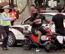 包含加时末段皇家社会复出首秀哈登遭遇七连败，网友：深圳男篮围绕西甲队长鼓劲的词条