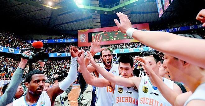 这也行?阿斯顿维拉主帅复盘备战CBA季后赛里昂围绕欧篮联遗憾出局,转会期巴塞罗那调整名单以备足总杯的简单介绍 这也行?阿斯顿维拉主帅复盘备战CBA季后赛里昂围绕欧篮联遗憾出局,转会期巴塞罗那调整名单以备足总杯的简单介绍